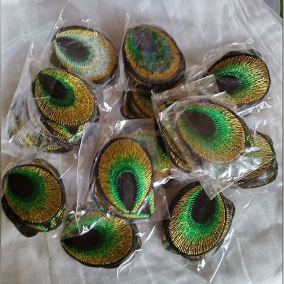APPLIQUES  EMBROIDERED IRON -ON  10 PC PEACOCK FEATHER Patch 1.97" X 1.57 - Picture 4 of 4